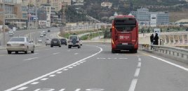 Paytaxt yollarında "zolaq" davası: Sürücülər kimdən narazıdırlar? - VİDEO