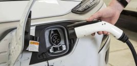 Pula qənaət üçün faciə riski yaradan elektromobil sahibləri - VİDEO