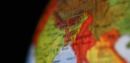 Banqladeşdə dəhşətli qəza: avtobusla qatar toqquşdu