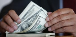 Rusiya neft sanksiyalarının yumşaldılmasından 2 milyard dollar qazanacaq