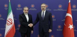 Abbas Əraqçi və Hakan Fidan Yaxın Şərqdəki vəziyyəti müzakirə ediblər