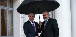 Paşinyan Putinə zəng edib