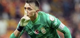 Fernando Muslera yenidən Uruqvay millisinə qayıdıb