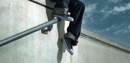 24 yaşlı gənc 20-ci mərtəbədən yıxılıb öldü