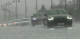 Yağışlı havada piyadalara su sıçradan sürücüləri hansı cəza gözləyir? - VİDEO