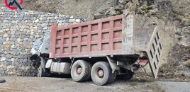 Kəlbəcərdə yük avtomobili aşıb, 3 nəfər ölüb - FOTO 