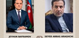 Ceyhun Bayramov iranlı həmkarı ilə telefon danışığı aparıb