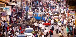 Hindistanda siyahıyaalma başlayır: Qapı - qapı gəzəcəklər