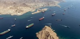 Hörmüz boğazında yüzlərlə gəmi yığılıb