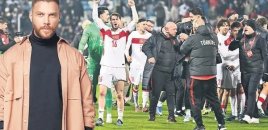 Sinan Akçıl Türkiyə millisi üçün marş hazırlayır