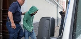 İmtahana buraxılmayan şagird müəllimini qətlə yetirdi