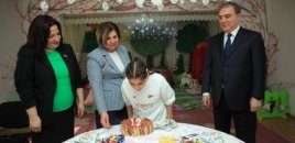 Niyazi Bayramov uşaq evinin sakinini ad gününü təbrik etdi - FOTOLAR