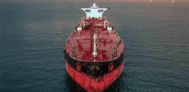 Hörmüz boğazını keçmək istəyən iki boş supertanker geri dönüb