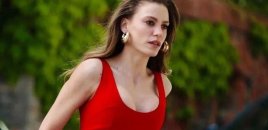 Serenay Sarıkaya ilk dəfə atasını göstərdi - FOTO