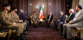 Məsud Pezeşkian Pakistan ordusunun baş komandanı ilə görüşüb