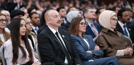 Prezident ailəsi ilə Antalyada tədbirdə - Fotolar