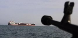 SEPAH-ın hərbi qayıqları Hörmüz boğazını keçməyə çalışan tankerə atəş açıb