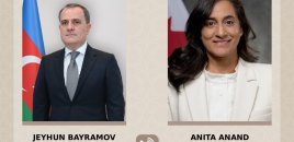 Ceyhun Bayramov kanadalı həmkarı ilə danışdı
