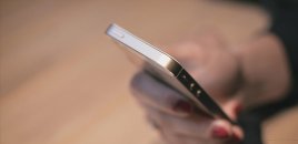 Fransada liseylərdə mobil telefon qadağası genişləndirilir