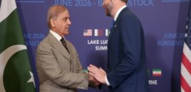 Pakistan Baş naziri və ordu komandanı İsveçrədə Venslə görüşüb