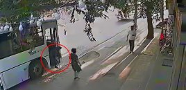 Bakıda dəhşətli qəza: Avtobus yaşlı qadının üstündən keçdi - TƏFƏRRÜAT
