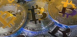 Kriptovalyuta bazarında kəskin eniş: "Bitcoin" yenidən çökdü