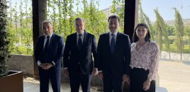Hikmət Hacıyev Makronun müşaviri ilə Azərbaycan-Fransa münasibətlərini müzakirə etdi