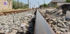 Bakının bu dəmir yolu ərazisində olan tikililərdə söküntü başladı - VİDEO