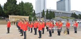 Bakıda Silahlı Qüvvələr Günündə hərbçilərin yürüşü keçirilir - FOTO