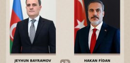 Ceyhun Bayramov Hakan Fidanla telefonla danışdı