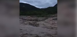 Şamaxıda Ağsu çayı daşdı - İnsanlar yollarda qaldı - Video