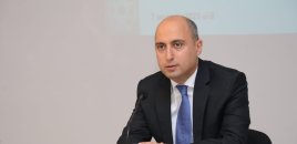 “Müəllim niyə yazıq olsun ki, iş yeri, maaşı var...”
