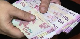 Yenilənmiş 100 manatlıqlar bu tarixdə tədavülə buraxılacaq