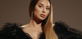 Anna Asti tək qalmaq üçün bir kəndi satın aldı