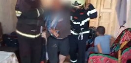 Evin girişi başlarına uçdu, çıxılmaz vəziyyətdə qaldılar - Video
