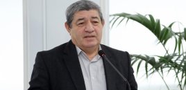 "Kraudfandinq" Azərbaycan dilinə çevrilməlidir? – Nizami Cəfərovdan açıqlama