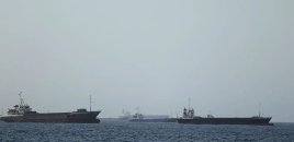 "Tasnim": Hörmüz boğazında bir neçə gəmi atəşə tutulub
