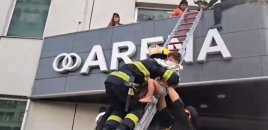 Bakıda hoteldə yanğın - Qonaqlar təxliyə edildi - Video