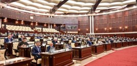 “Qız məni istəmir, elçiliyə siz gedin” - Deputatlar ən qeyri-adi seçici müraciətlərindən danışdılar