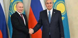 Putin Tokayevlə görüşüb