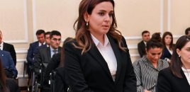 Sumqayıtda qəzada ölən hakimin anası bir milyon manat təzminat istəyib