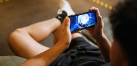 Telefonlar həqiqətən bizi dinləyirmi? - Faktlar və miflər