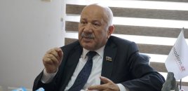 Deputata ağır itki üz verib