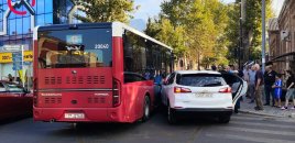 Gəncədə “Baku Bus”qəzaya düşdü
