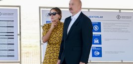 İlham Əliyev xanımı ilə DOST Mərkəzinin açılışında
