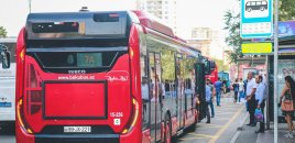 Sərnişinlərin NƏZƏRİNƏ: Bakıda bəzi marşrutların dayanacaqları dəyişdirildi