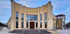 Bu teatra Müslüm Maqomayevin adı veriləcək