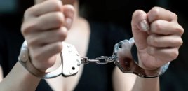 İçib "TikTok"da canlı yayım açaraq söyüş söyən üç uşaq anasi saxlanildi