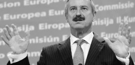Siim Kallas vəfat edib