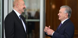 Prezident Daşkənddə Müstəqillik abidəsini ziyarət etdi